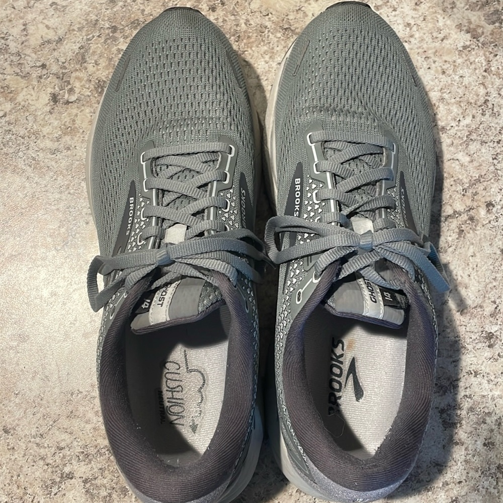 Brooks ghost 14 size 11.5